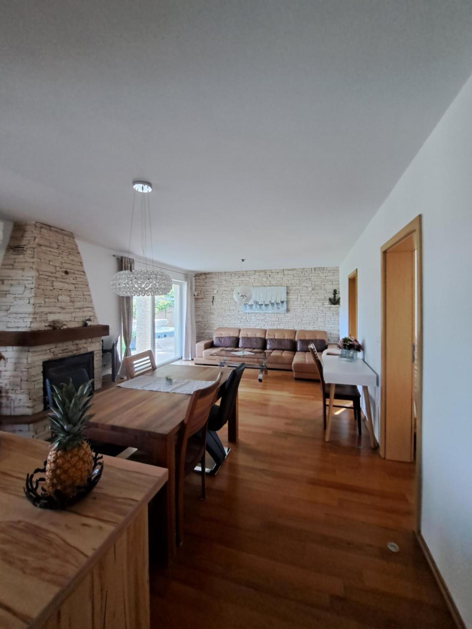 Sotlar With Pool Apartman