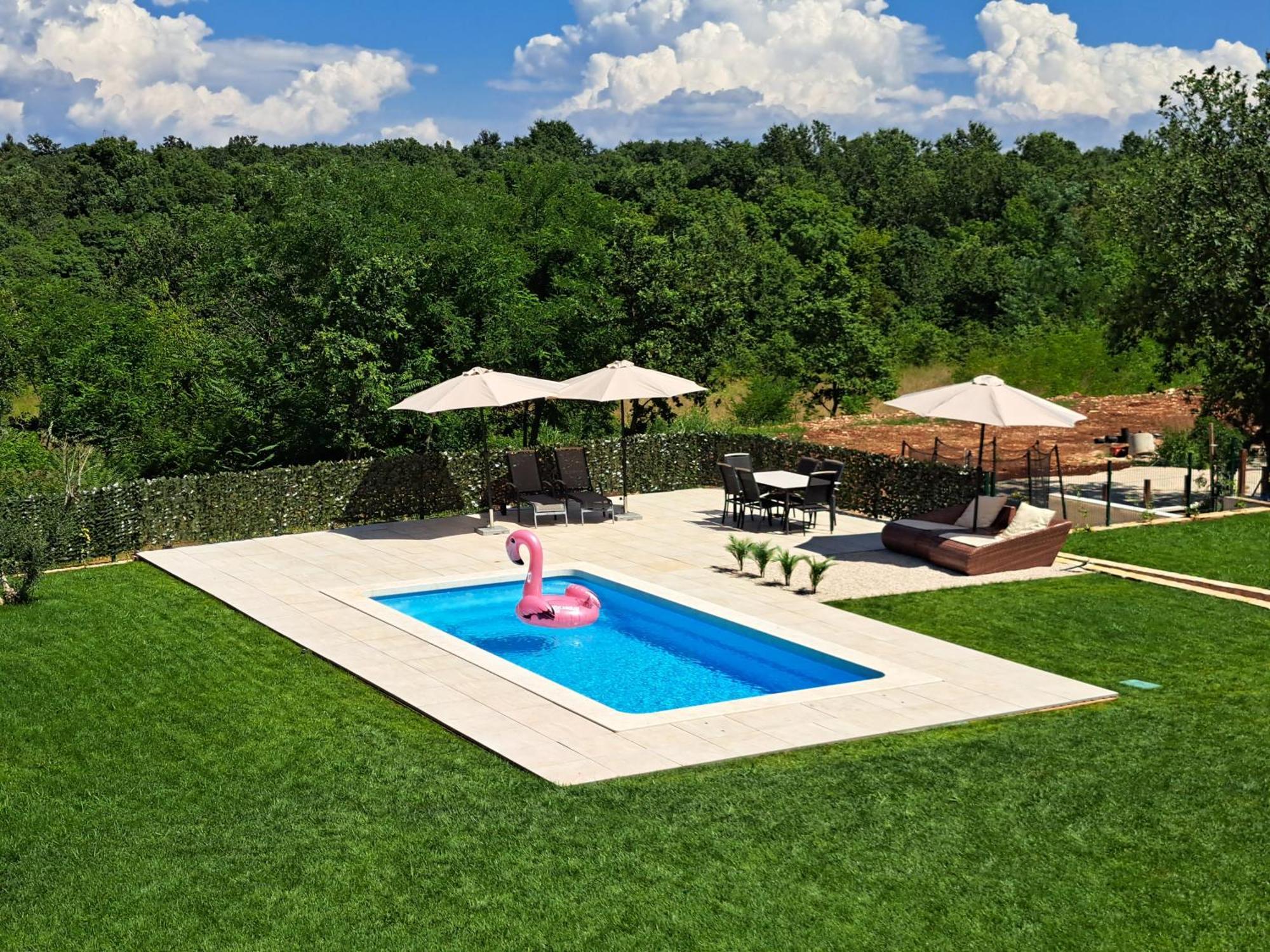 Sotlar With Pool Apartmán